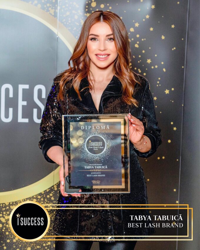 Tabya Tabuică a primit premiul pentru ,,Best Lash Brand”