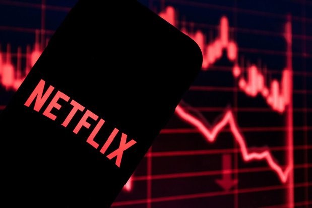 Netflix a anunţat că a pierdut 970.000 de abonaţi şi plănuieşte o revenire